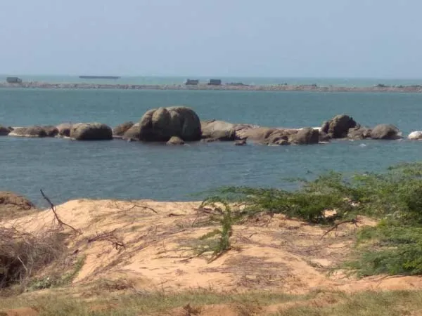 Aanaikkal Paarai 